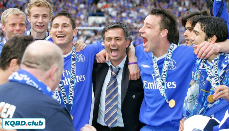 Kỷ nguyên Abramovich và cuộc cách mạng tại Chelsea Kỷ nguyên Abramovich và cuộc cách mạng tại Chelsea